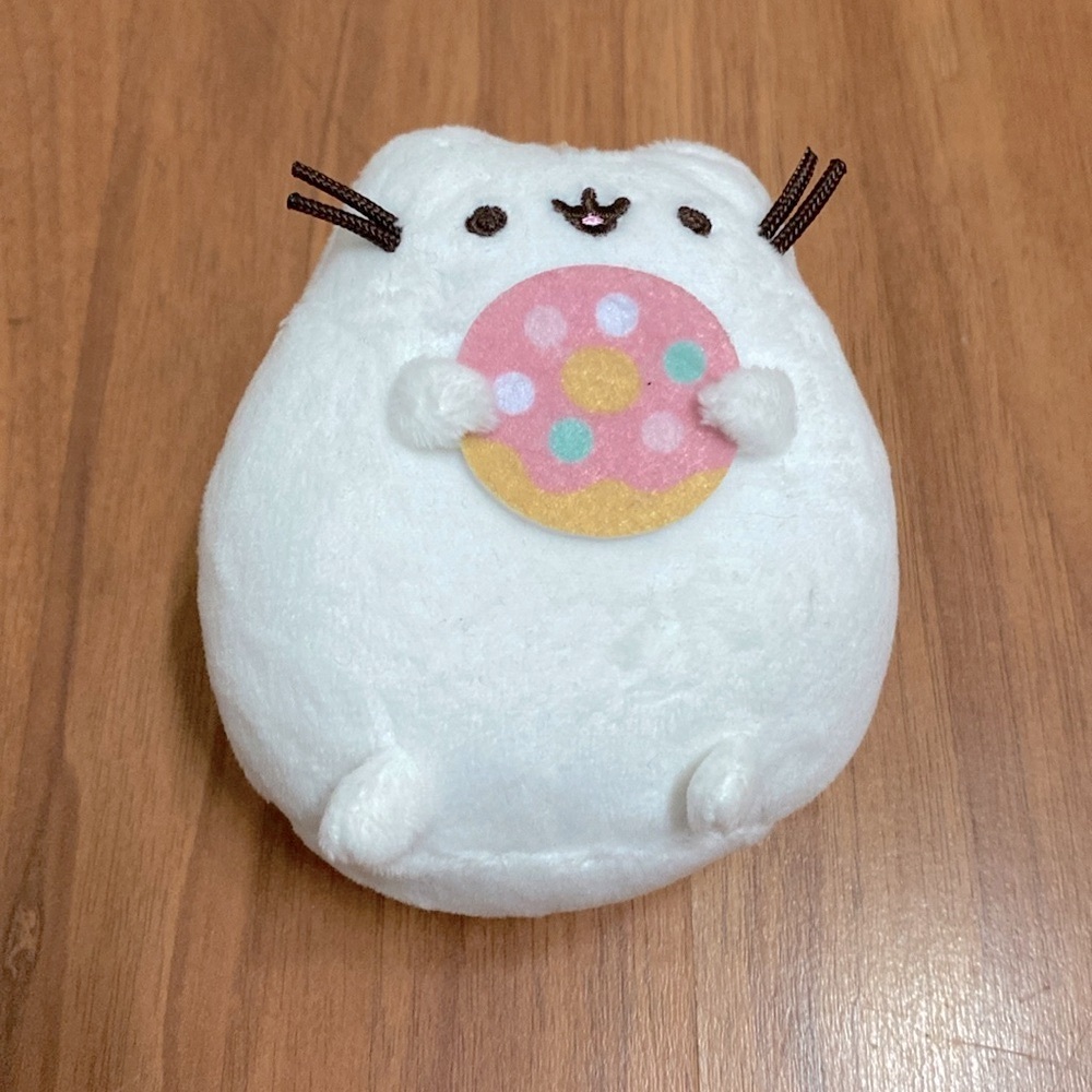 ❤️ Pusheen Mystery Plush Clip Keychain Charm New - Picture 1 of 8